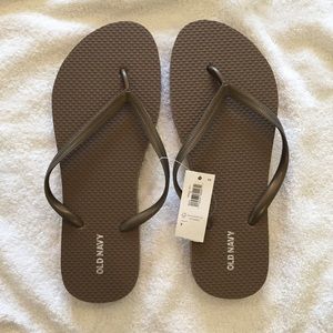 NWT OLD NAVY brown flip flops